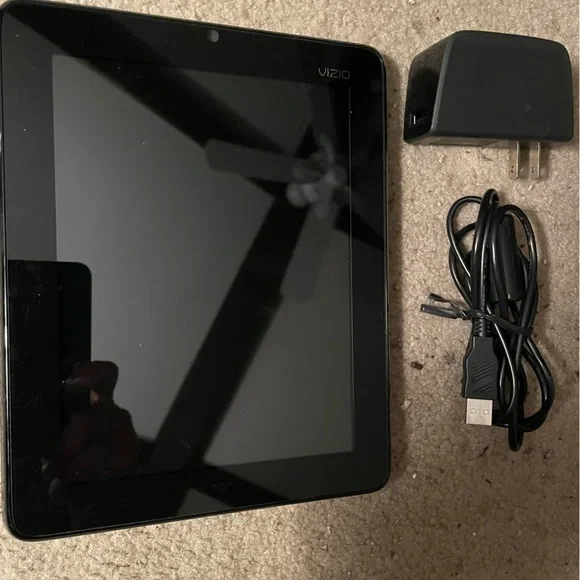 VIZEO tablet, manual and electronics. New.